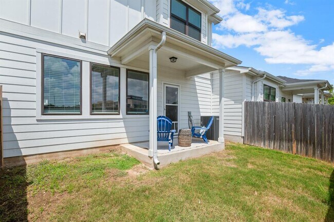 Building Photo - 253 Fieldwood Dr