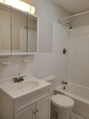 Building Photo - 580 Cummins Hwy