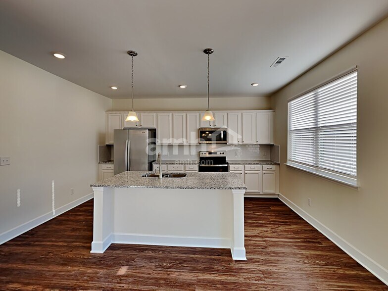 Building Photo - 4724 Chutney Dr