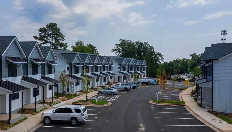 Building Photo - 6800 Milligan Way