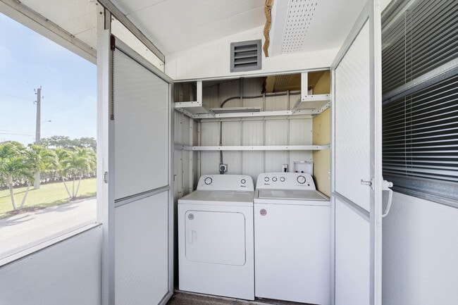 Building Photo - 284 Flanders F