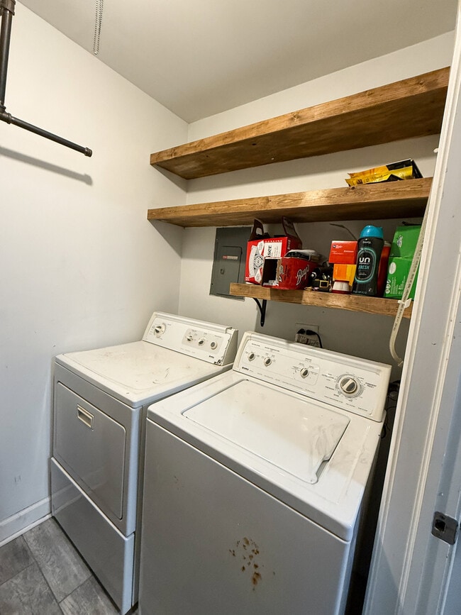 Building Photo - 7745 W Harbor Ct