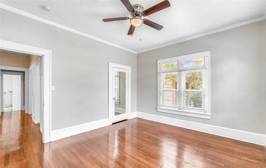 Building Photo - 300 Mary Ave