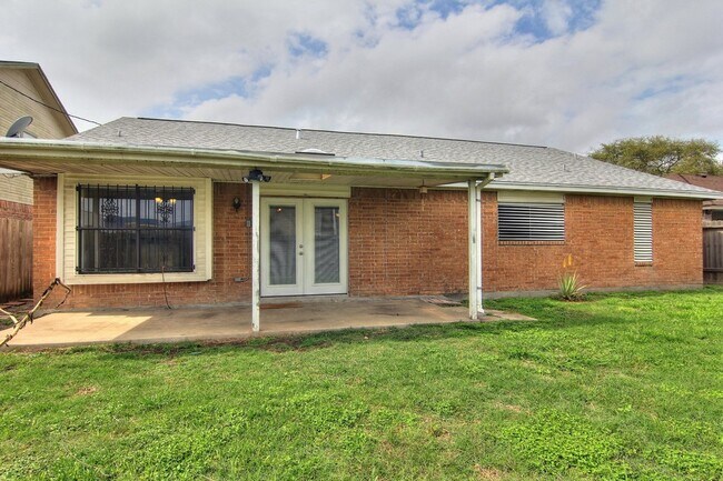 Building Photo - 7125 Laramie Ln