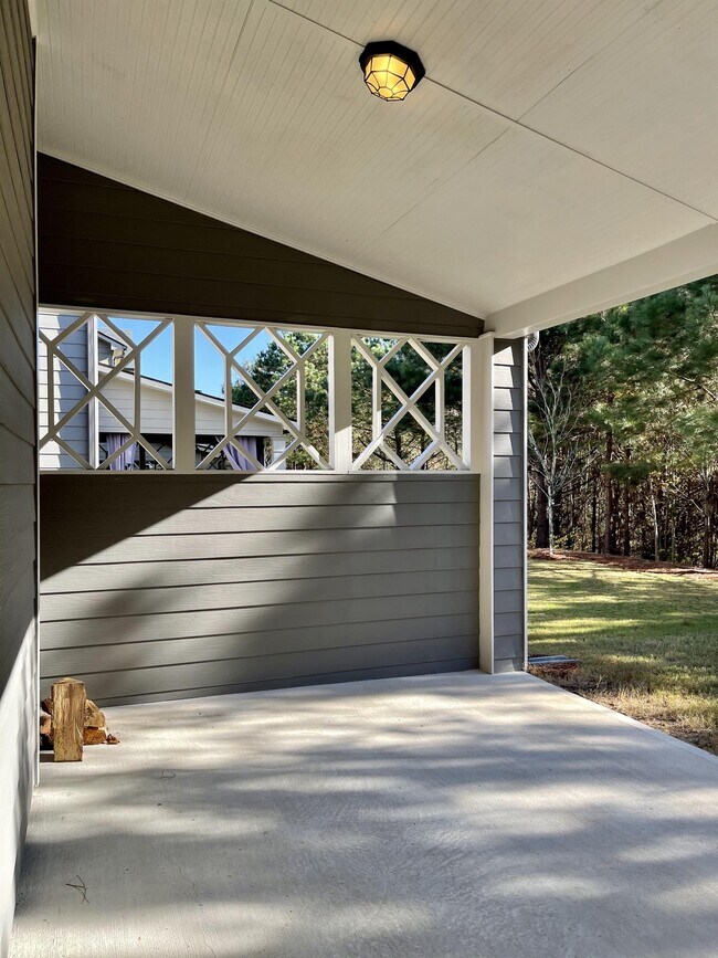 Building Photo - 7260 Silk Tree Pointe