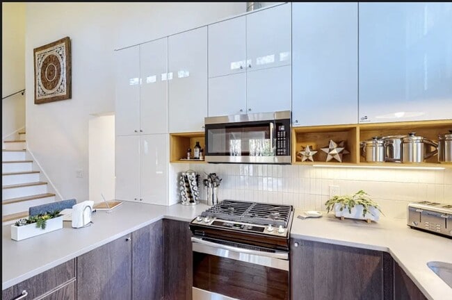 Building Photo - $2,700 - All Utilities Included Modern ADU with Two Bedrooms Townhouse Ready For Lease!