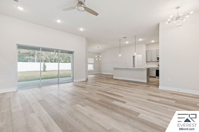 Building Photo - FULLY FENCED, UPGRADED 3/2/2 IN DESIRABLE PINE GROVE