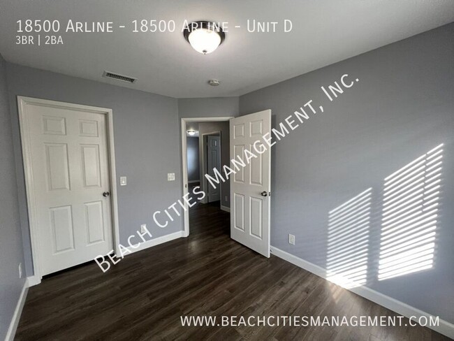 Building Photo - Remodeled 3 Bed, 2.5 Bath Town Home with A...