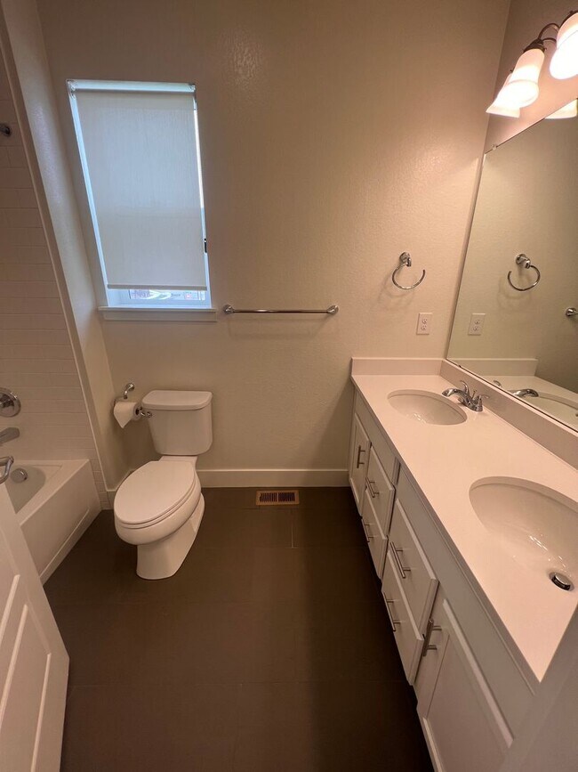 Building Photo - NEW BUILD 4 Bed 3.5 Bath Townhome In Superior-Available Now!