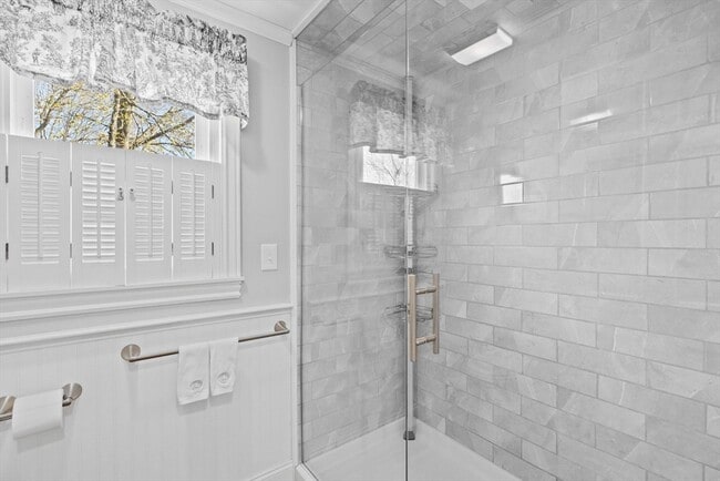 Building Photo - 20 Damon Rd