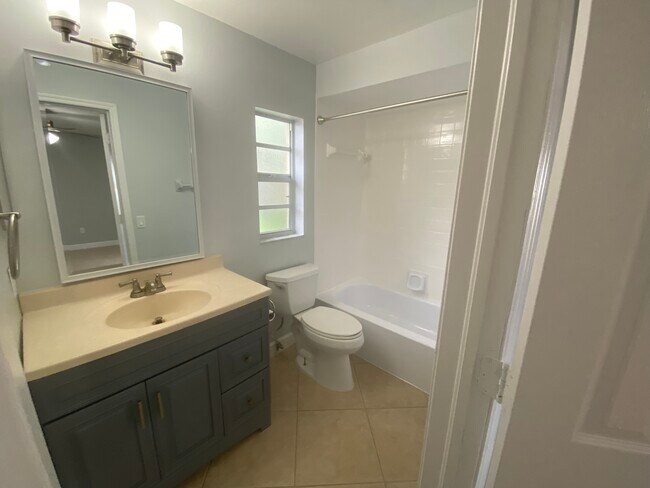 Building Photo - 7607 S Sherrill St