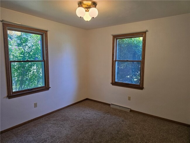 Building Photo - 719 W Old Rte 422