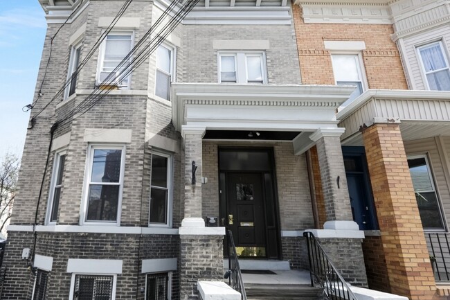 Building Photo - 2128 New York Ave