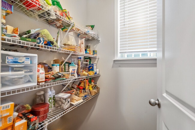 Building Photo - 214 Maidstone Trail