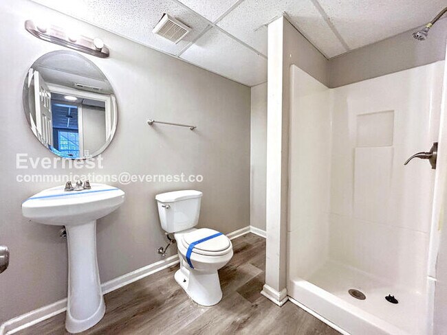 Building Photo - 6793 Chestwood Ln