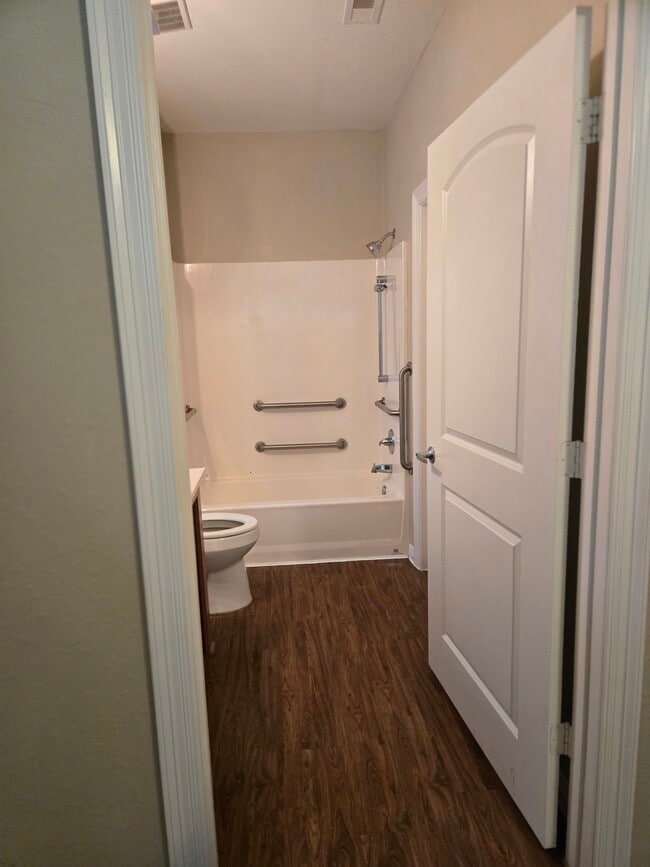 Building Photo - 1025 Porter St