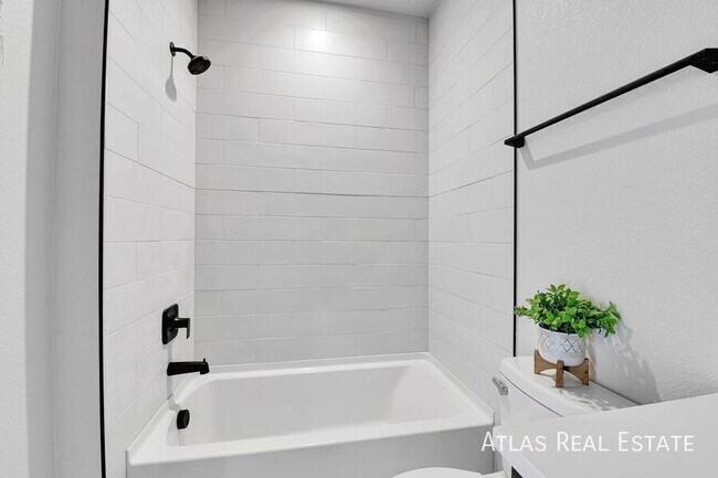 Building Photo - 6643 W 52nd Dr