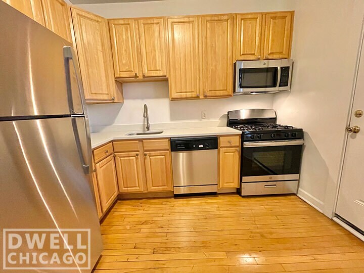 Building Photo - 2430 N Spaulding Ave