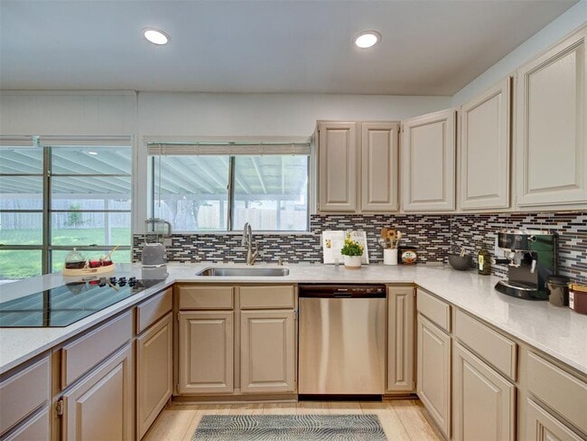 Building Photo - 7602 Pebble Brook Cove
