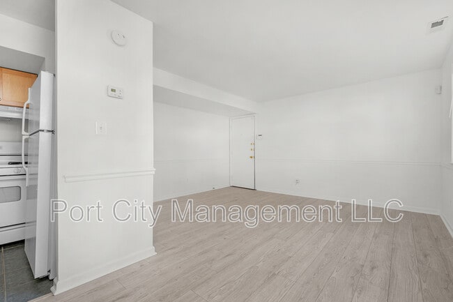 Building Photo - 4407 Falls Bridge Dr
