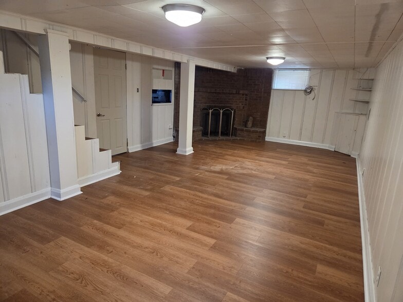 Basement or playroom/ laundry room - 1130 Stephen Dr