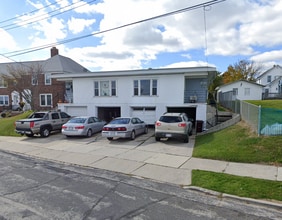 Building Photo - 412-412 N Lake St