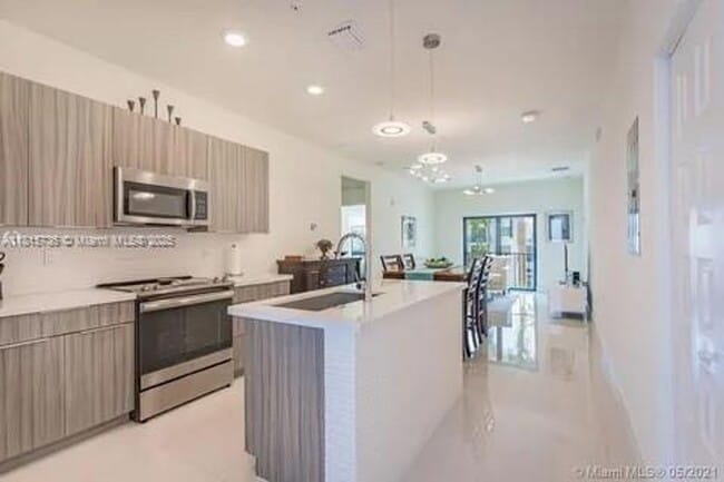Primary Photo - 4725 NW 85th Ave