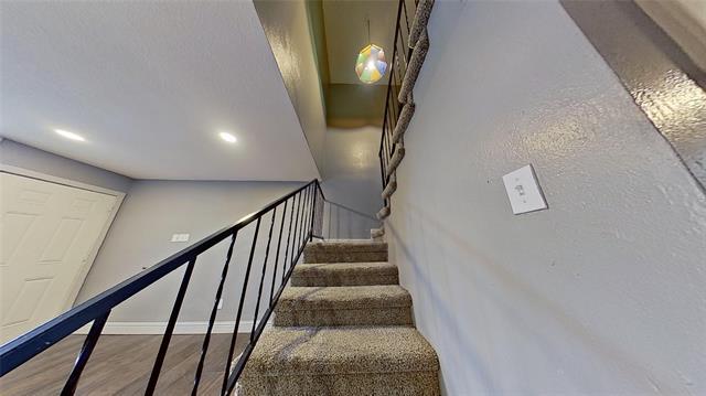 Building Photo - 6321 Walraven Cir