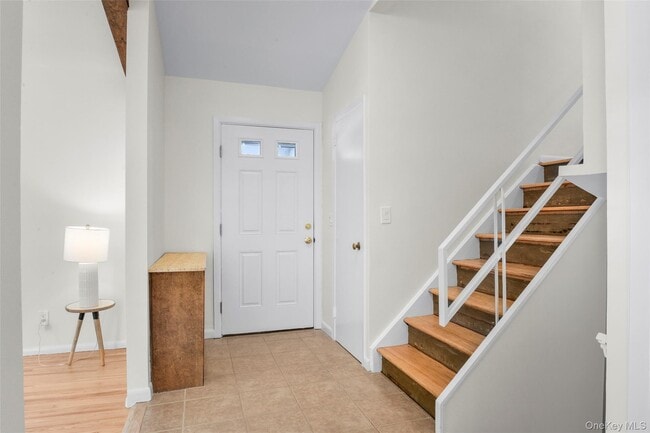 Building Photo - 25 Woodhollow Ln