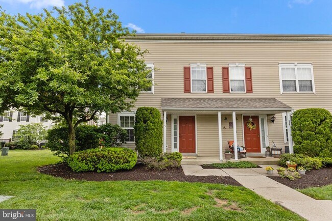 Building Photo - 115 Goldfinch Ct