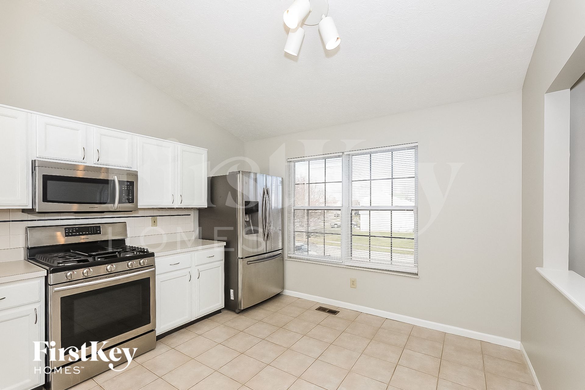 Building Photo - 1961 Big Tree Dr