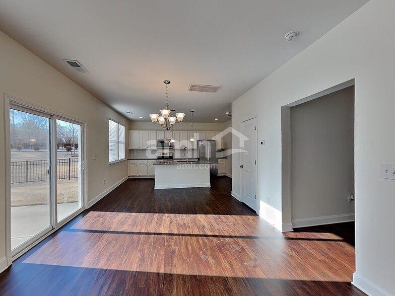 Building Photo - 7022 Garrett Ct