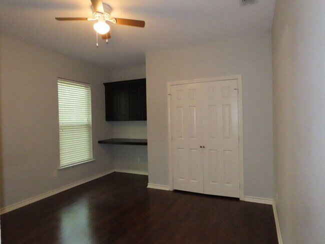 Building Photo - 2434 Haverhill Dr