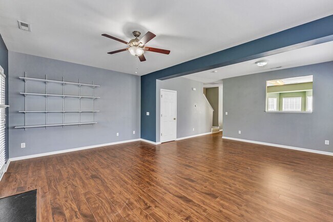 Building Photo - Adorable 3b 3b Townhome In Wake Forest!