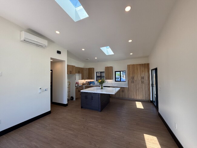 Building Photo - 227 Hillside Terrace