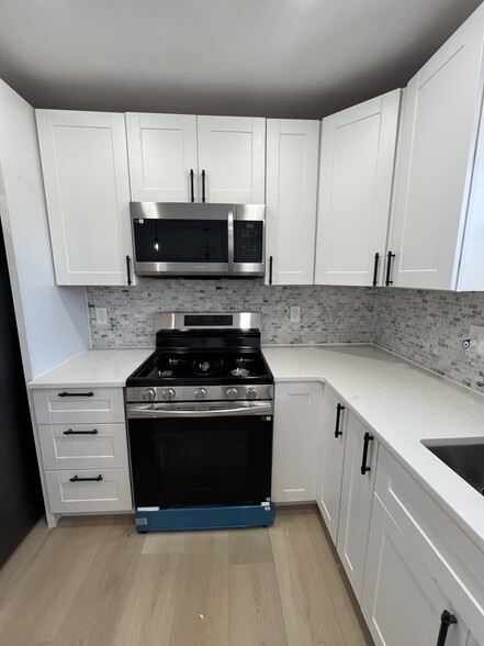 Building Photo - 222 Freida St