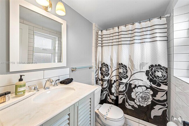 Building Photo - 1030 SW 14th Terrace