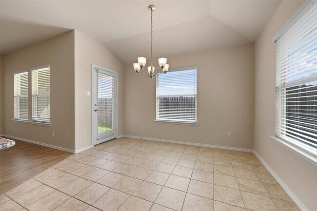 Building Photo - 208 Plata Ln