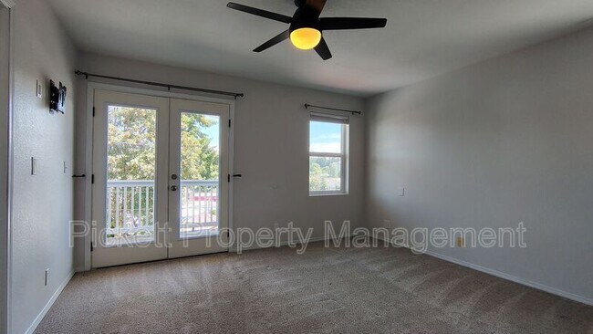 Building Photo - 147 N Wycoff Ave