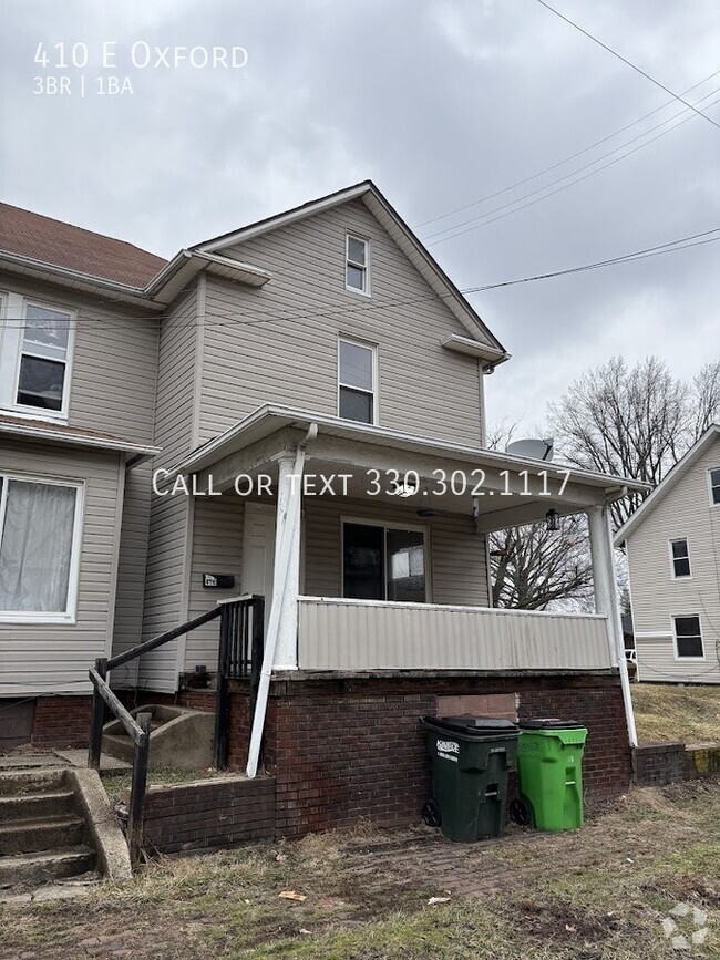 Building Photo - Three bedroom one bathroom duplex for rent