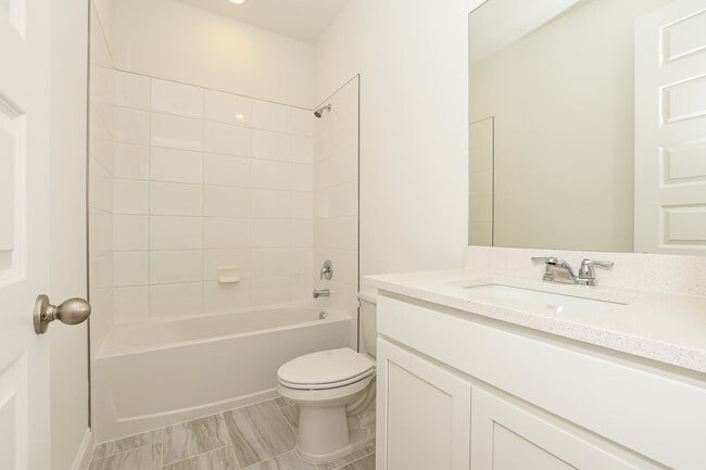 Building Photo - 9062 Dahlia Cir