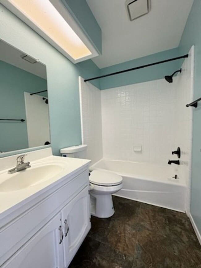 Building Photo - Please contact Vaughn Realty to set up an ...