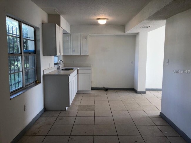 Building Photo - 1013 Ferndell Rd