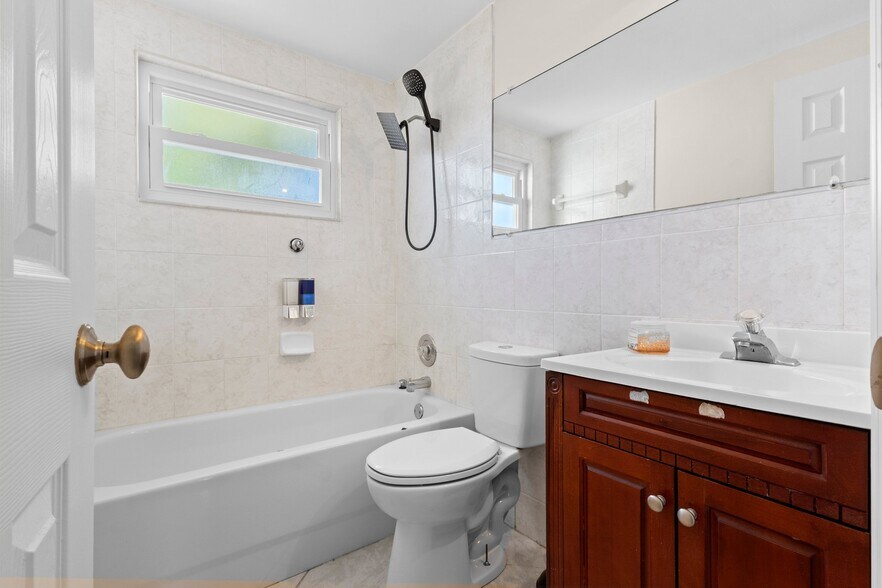 Building Photo - 2509 Sweetwood Dr