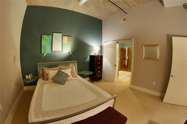 Master Bedroom - 4100 Forest Park Ave