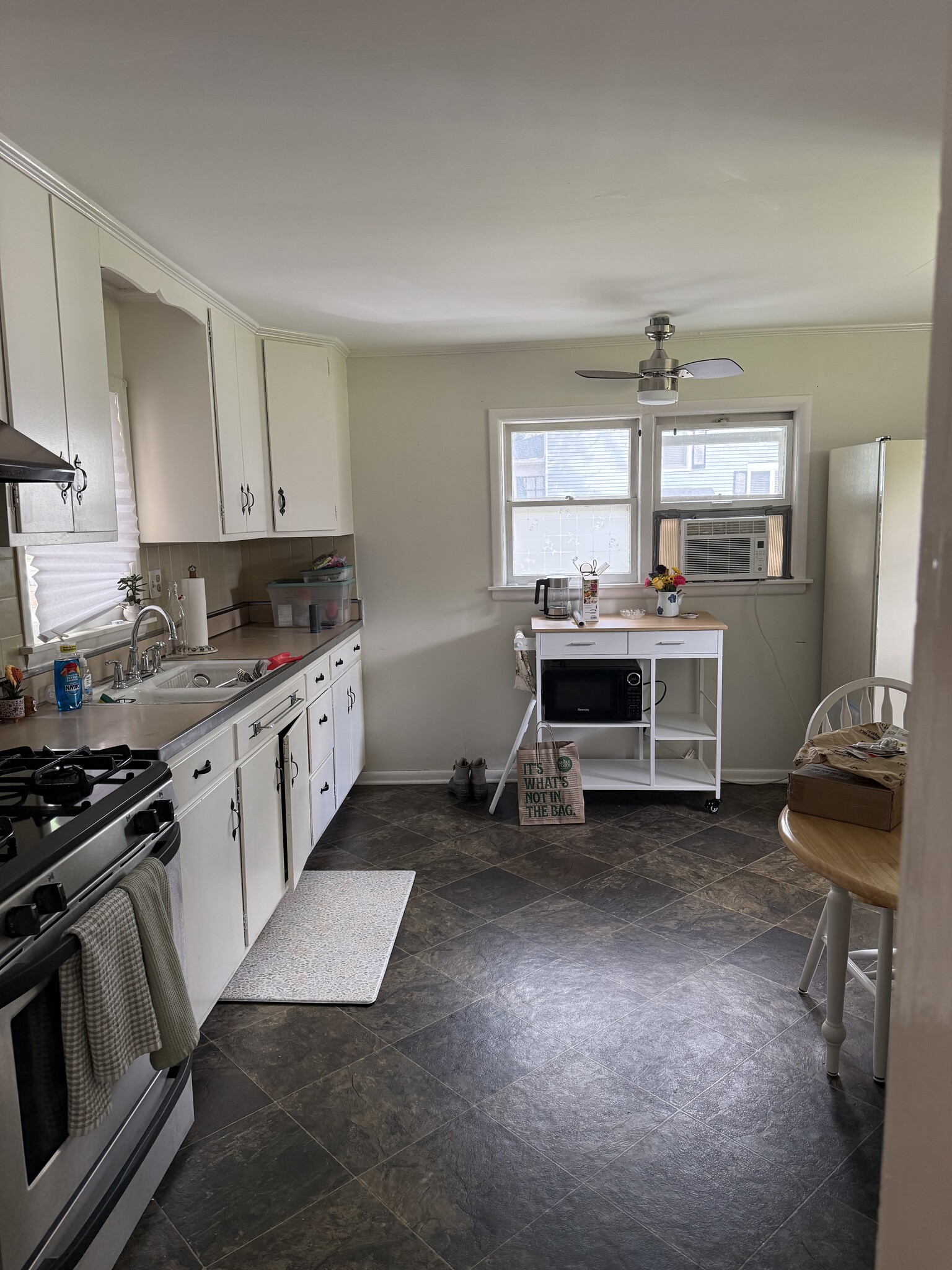 Kitchen - 127 N 6th St