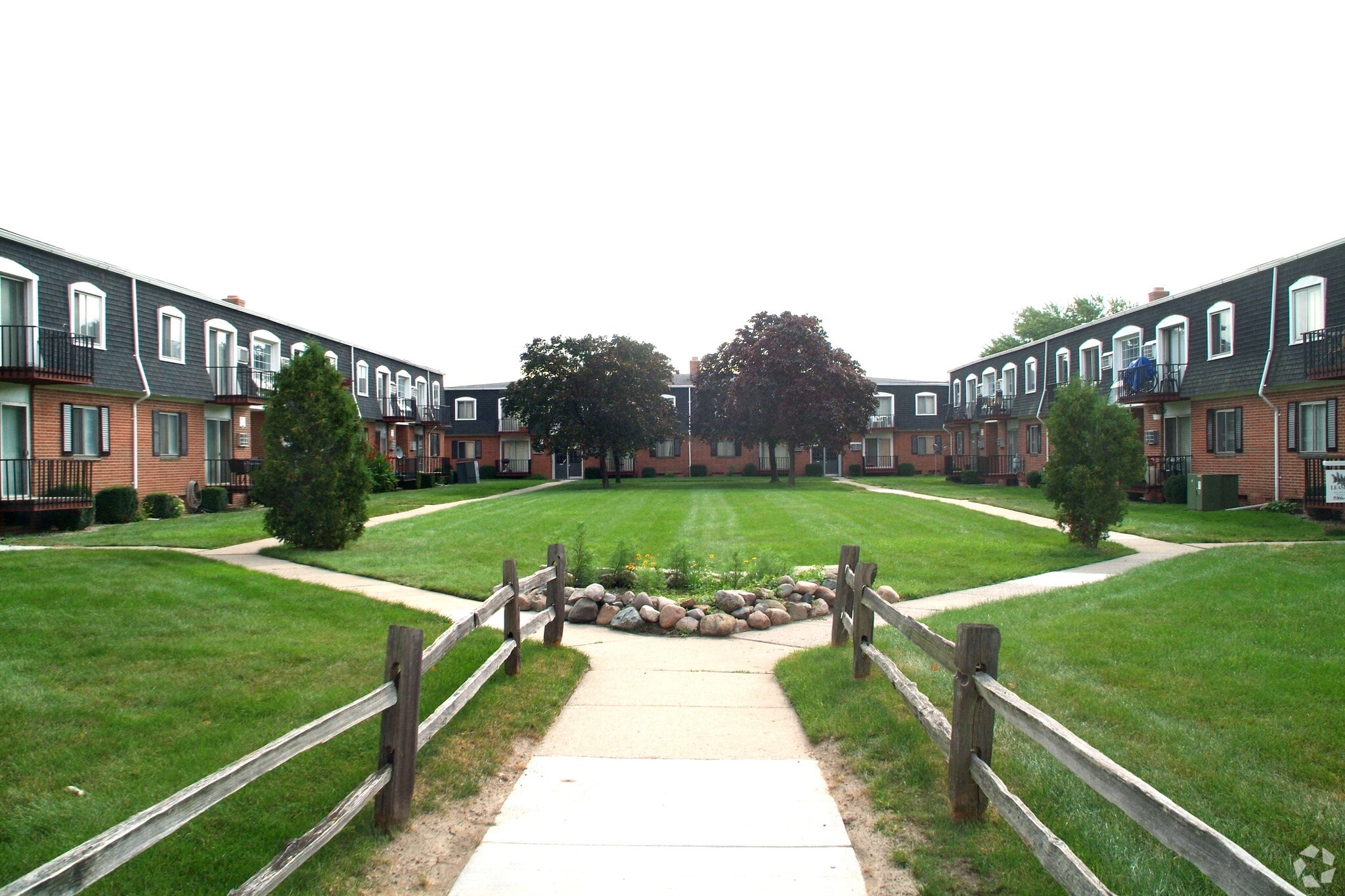 Falcon Crest Apartments 2445024576 Little Mack Ave Saint Clair