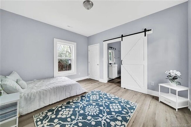 Building Photo - Beautifully renovated 3 bedroom, 2 full bathroom in Rock Hill