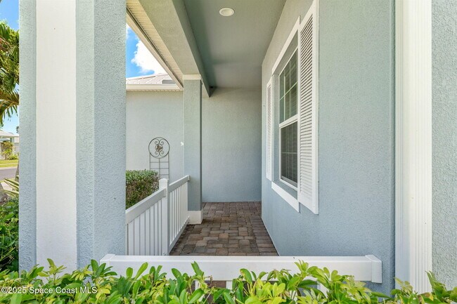 Building Photo - 3720 Alamanda Key Dr