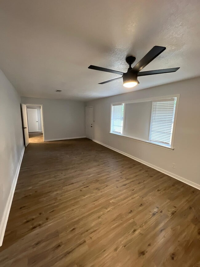 Building Photo - 314 McDowell Park Cir